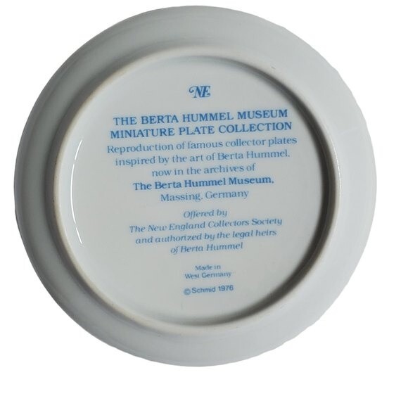 4" Herald Angel The Berta Hummel Museum Miniature Collection Plate - Picture 2 of 3